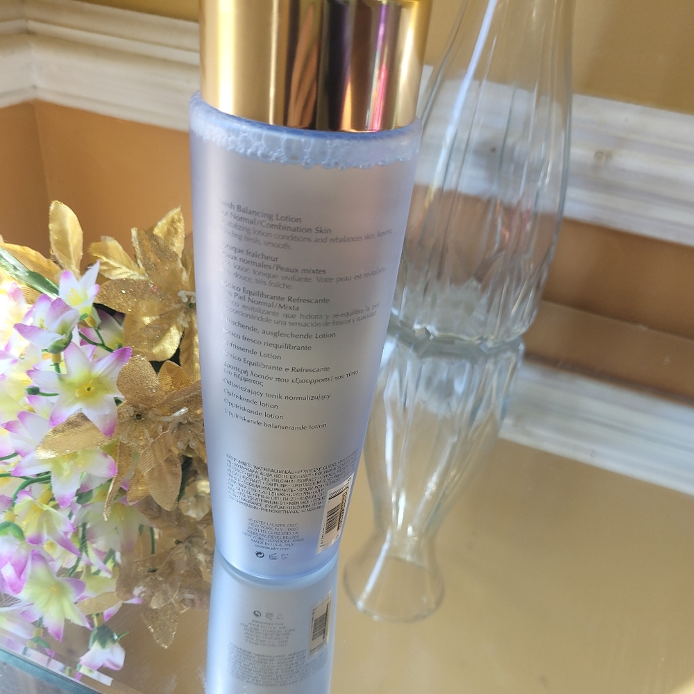 Estee Lauder - Picture 3 of 5